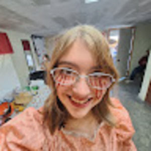 Meet your Posher, Bee